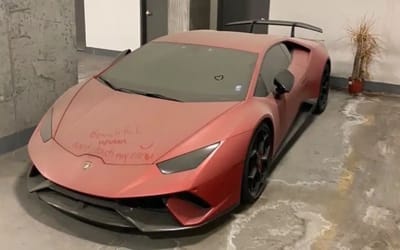 Mystery surrounds abandoned Lamborghini Huracán Performante in Canadian parking lot