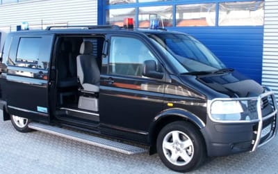 look-inside-bodyguards-vehicle-dmitry-medvedev