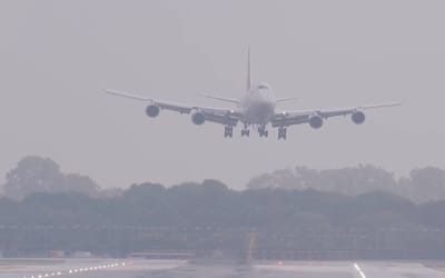 Boeing 747 pilot shows off incredible talent to nail landing with more than 45mph crosswind