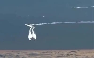 What a Boeing looks like at cruise speed from another aircraft gets more mesmerizing every time you watch