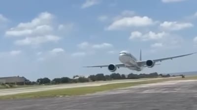 People stunned after seeing video of Qatar Cargo Boeing 777F flying an absurdly low pass in Texas