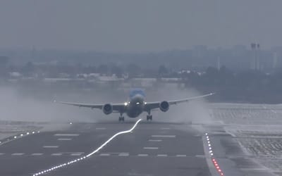Boeing 787 pilots conquer the weather to perform amazing crosswind takeoff