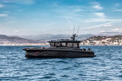 The Brabus Shadow 900 is the coolest speedboat you’ll see this week