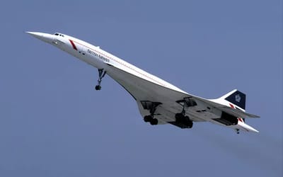 Retro footage shows Concorde touching down at tiny British airport in 1999 with a beautiful landing