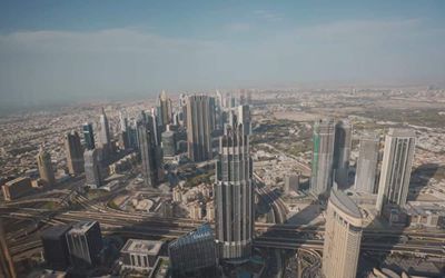 Check out this man’s luxury apartment in Burj Khalifa