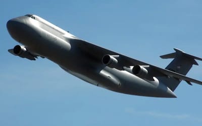 Gargantuan C-5M Galaxy taking off with gear retraction is a pure masterpiece