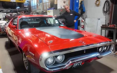 Mechanic gets lucky with the rarest HEMI Road Runner ever built and takes it out for a spin