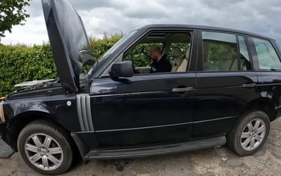 UK guy who buys crash-damaged Range Rover for less than $2000 finds out why it’s so cheap when driving