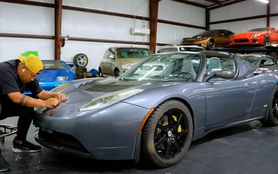 American purchased Tesla Roadster for super cheap $35K from previous owner who couldn’t get it to charge, restored it to be worth around $150K