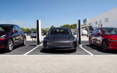 Man asks ‘how an electric car is not better than a gas car’ after seeing how quickly his Tesla charges at supercharger