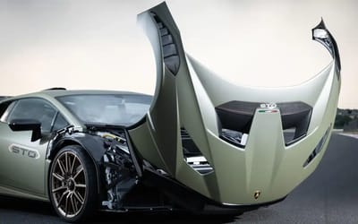 Man shows how you open the trunk on a $460,000 Lamborghini Huracán STO and asks if it’s worth it