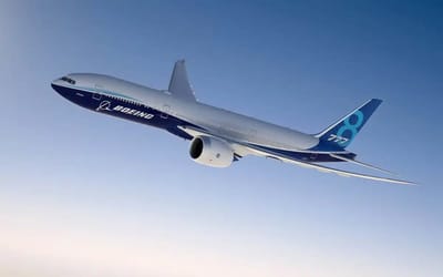 Crowd left speechless as brand new Boeing 777X takes off nearly vertically