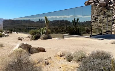 unique-invisible-house-in-middle-californian-desert