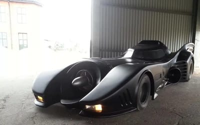 Man spent 20,000 hours building his very own Batmobile with unbelievable features
