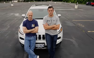 man-drives-a-jeep-while-two-hackers-remotely-attack-it