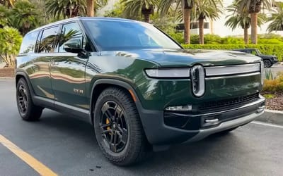 Car reviewer reveals hidden features of the Rivian R1S SUV