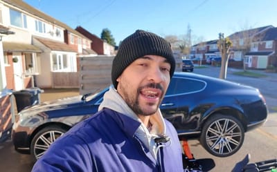 uk-youtuber-turns-bentley-continental-gt-into-batmobile