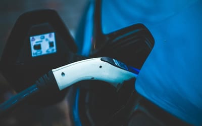 China's new solid-state EV battery could allow your electric car to drive 800 miles on a single charge