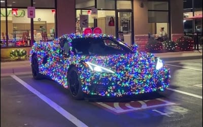 man-goes-viral-after-spending-nine-hours-covering-his-corvette-in-christmas-lights