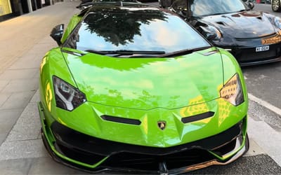 Man gave a young boy a ride to prom in a Lamborghini Aventador SVJ to silence the bullies after they gave him a rough time