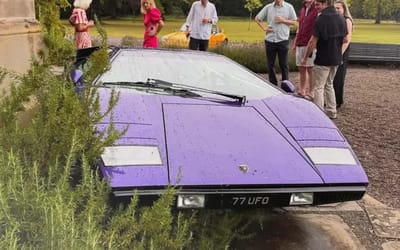lamborghini-countach-called-haunted-moved-in-night-footage