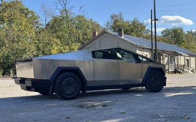Tennessee Tesla Cybertruck owner parked up at a pizza restaurant and was left stunned by people's reaction to his car