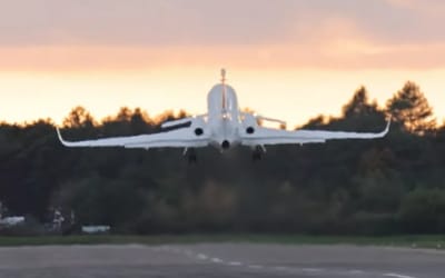 dassault-falcon-50ex-powerful-mid-size-jet-performs-slingshot-takeoff