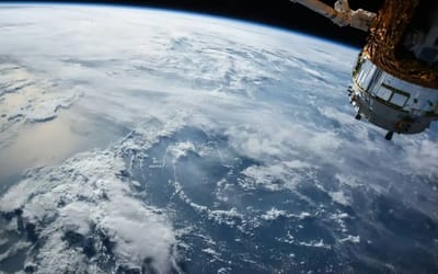 Astronaut snaps once-in-a-lifetime image of Earth on his last day in space