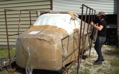 american-man-unboxes-2000-electric-truck-china-surprise