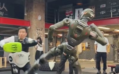 engineai-ceo-kicked-by-t800-robot-to-show-how-real-it-is