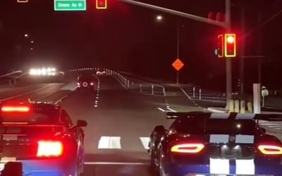 dodge-viper-vs-shelby-gt500-traffic-lights-video