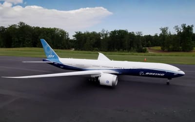 Man unveils world’s largest RC Boeing 777X and stuns everyone with how realistic it is