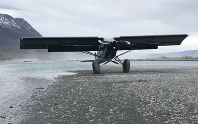 worlds-shortest-landing-plane-jon-bush