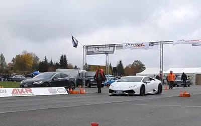 A Tesla Model S dared to take on the Lamborghini Huracán in a quarter-mile drag race and there was an annihilation