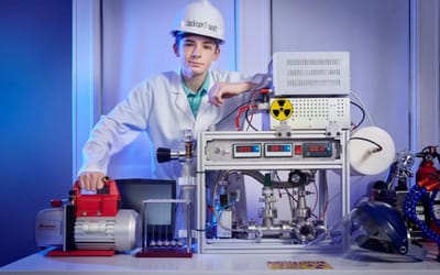What the FBI said when they knocked on the door of 12-year-old who achieved nuclear fusion in his room