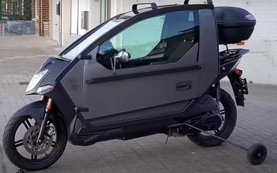 Man turned scooter into futuristic three wheeler vehicle