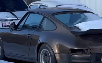 Man tries to buy abandoned Porsche 911 sitting outside auto shop for over a year