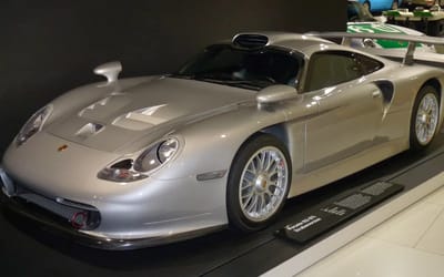 You probably didn’t know the Miami Police Department was whipping around in a Porsche 911 back in the '90s