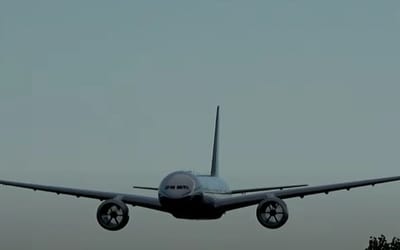 This guy just unveiled the world's biggest RC Boeing 777X and it's a thing of beauty in the air