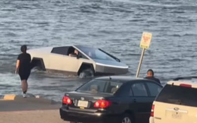 tesla-cybertruck-seen-driving-through-texas-lake