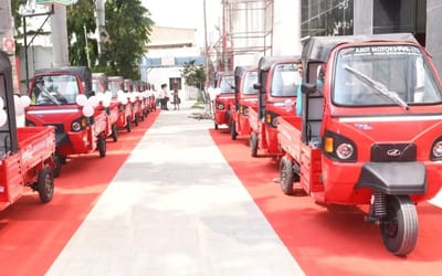 Coca-Cola goes from bottles to throttles with thousands of e-rickshaw deliveries