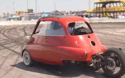 Kansas YouTuber offers stranger a ride in one of the world’s smallest cars, without knowing how to stop