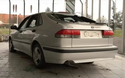 Abandoned car dealership filled with Saabs has sad backstory