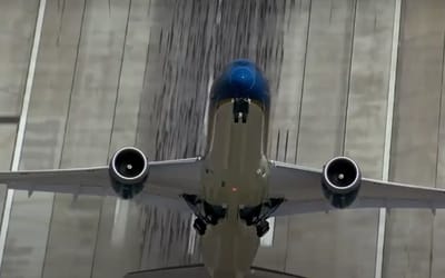 Boeing 787-9 Dreamliner executes flawless vertical takeoff