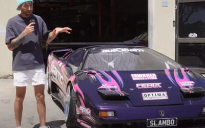 Fake Lamborghini Diablo was parked next to a real one at a 10,000-person exotic car meet and people’s reactions were totally unexpected