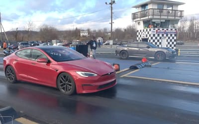 Nine-second Dodge Charger Hellcat drag raced a Tesla Plaid and the gulf was enormous