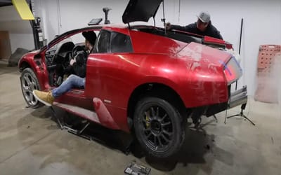 YouTuber buys crashed Lamborghini Murciélago very cheaply