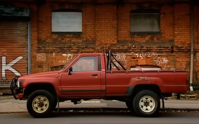 jeremy-clarkson-dropped-caravan-on-toyota-hilux-still-started