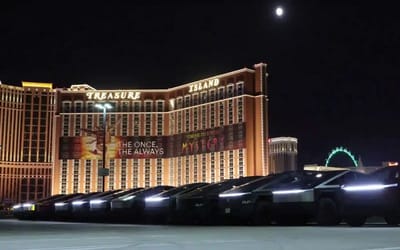 Fleet of Cybertrucks perform amazing synchronized trick during incredible light show in Las Vegas