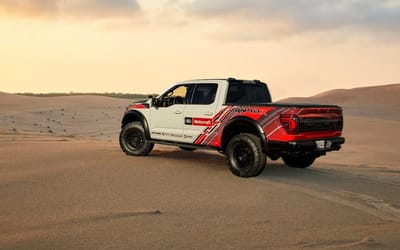 ford-lights-up-sema-with-maverick-300t-900hp-raptor-r